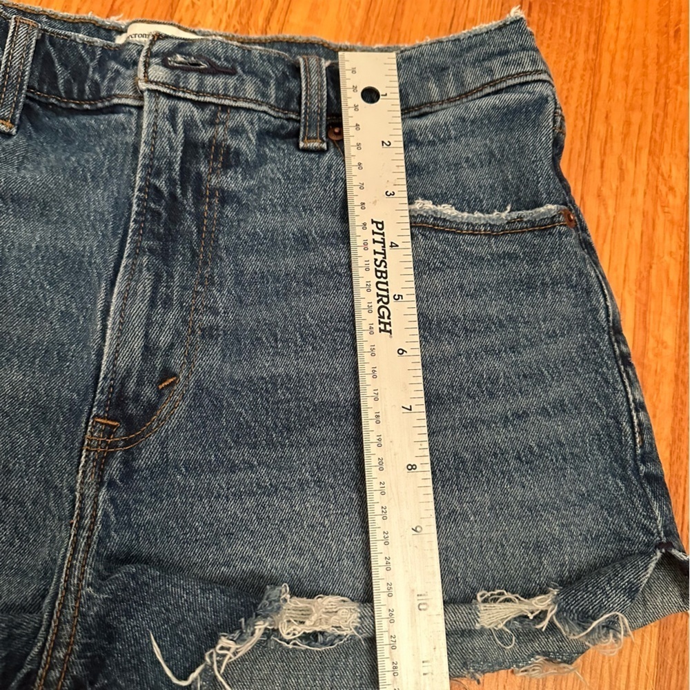 Abercrombie & Fitch Denim Distressed The Mom Shorts High Rise Size 29(b5) - Picture 9 of 11